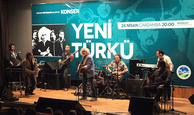 Yeni Türkü Büyüledi