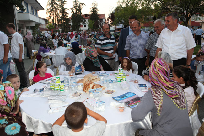 İlk İftar Karapürçek'te