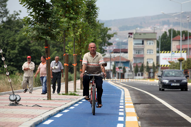 Erbakan Bulvarı Trafiğe Açıldı