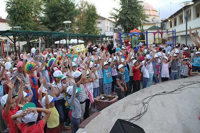 Akyazılı Miniklerin Mutlu Günü