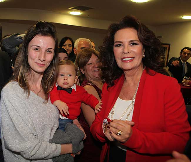 Hülya Koçyiğit'e Saygı Gecesi