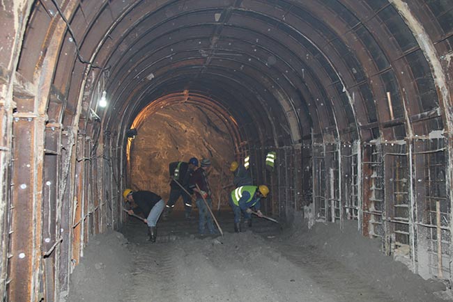 Çelik İsalede Tünel Açılıyor