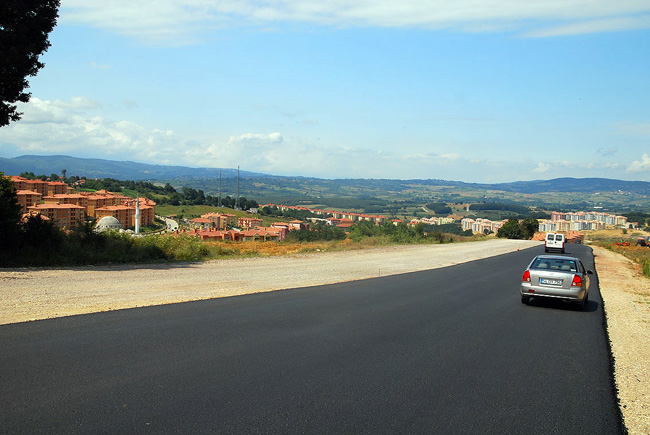 Dorukkent'in Yolu Asfaltlandı