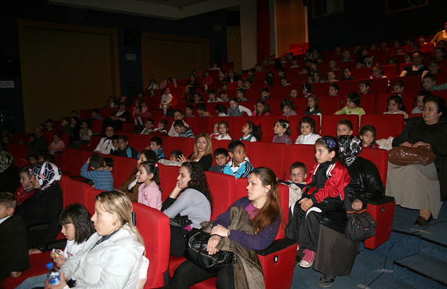 Çocuklar Cambazhane'deydi