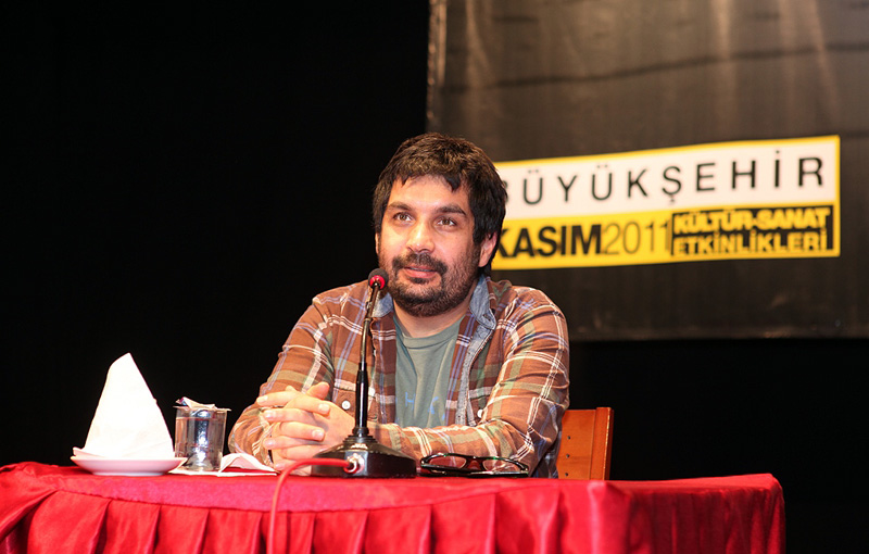 Uzak İhtimal Sanatseverlerle
