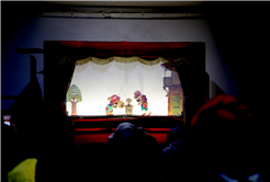 Ramazan Sokağı’na neşe katan gölge oyunu