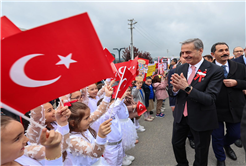 Alemdar miniklerin 23 Nisan coşkusuna ortak oldu: “Tüm çocuklarımızın bayramı kutlu olsun”