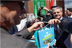 Kahverengi kokarca kabusuna karşı mucize buluş Sakarya’da Çiftçiler Günü’nde üreticiyle buluştu