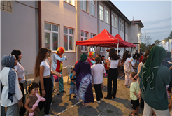Mutluluk Tırı Sapanca’da çocukların yüzünü güldürdü