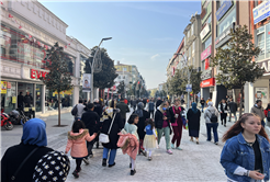 Çark Caddesi binlerce misafirini yeni yüzüyle ağırlıyor