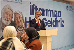 “Başımızın tacı büyüklerimizi asla yalnız bırakmayacağız”