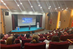 Ünlü yazar Prof. Dr. Yasin Pişgin’e yoğun ilgi: “Emrolunduğun gibi dosdoğru ol”