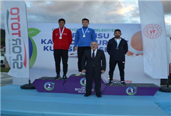 Büyükşehir kano sporcuları nefes kesti 