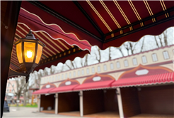 Geleneksel hale gelen Kitap Sokağı Ramazan’a hazırlanıyor