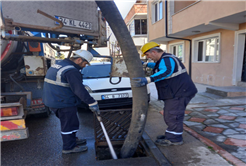 SASKİ’den kanalizasyon ve yağmursuyu hatlarında temizlik: Araç lastiği, beton parçaları…