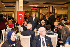 “Bu birlikteliği vatanı canı pahasına koruyan kahramanlara borçluyuz”