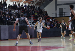 Büyükşehir basketbol taraftarı önünde turu geçti: 81-71