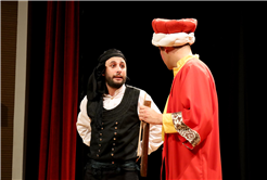 Genç tiyatrocuların sahnesi büyük beğeni topladı