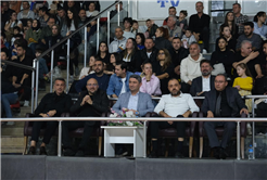 Büyükşehir Basketbol taraftarı önünde 7’de 7 yaptı: 90-76