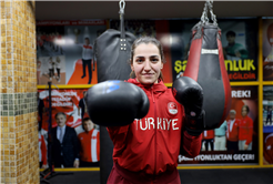 Sakarya’nın ringdeki parlayan yıldızı Ece Asude tarih yazmak istiyor