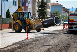 Arifiye Atatürk Caddesi’nde altyapı mesaisi hız kazandı
