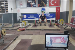 Büyükşehirli halterci Türkiye şampiyonu oldu
