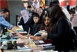 Sakarya Çocuk Edebiyat Fuarı tarihe geçti: 100 bini aşkın misafir