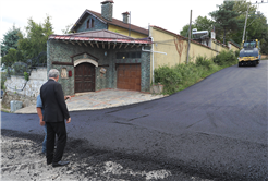 Sapanca Mahmudiye’de asfalt çalışmaları tamamlanıyor