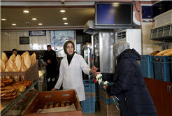 Büyükşehir yine yürekleri ısıttı: Kandilde bir karanfil, bir tebessüm…