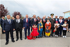 Alemdar miniklerin 23 Nisan coşkusuna ortak oldu: “Tüm çocuklarımızın bayramı kutlu olsun”