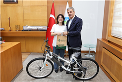 Başkan Alemdar Sakarya’nın LGS şampiyonlarını misafir etti: “Memleketin ve Türkiye’nin geleceği sizlersiniz”