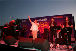 “Yaz Seninle Güzel” konserleri Kocaali ve Sapanca’da unutulmaz bir gece yaşattı