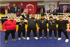 Büyükşehir güreşçileri Sivas’ta şampiyon oldu