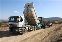 Büyükşehir şehrin güney ucunda 21 kilometrelik arterleri yeniliyor