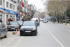 “Hatalı parklanmalar trafiği durduruyor”