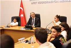 Gazze hareketiyle gönülleri fetheden minikler Yusuf Alemdar’ın misafiri oldu: “Sizlerle gurur duyuyorum”