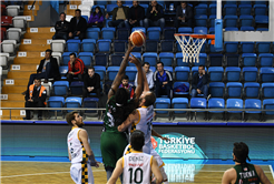 Büyükşehir 17 sayı farkla yarı finalde