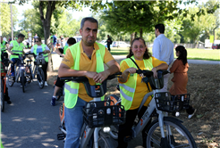 Aileler birlikte pedal çevirdi: Aziz Duran Parkı’nda bisiklet turu