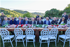 “Her renk ve kültürün zenginlik kattığı Sakarya’da birlikteliği güçlendireceğiz”