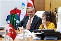 Yusuf Alemdar başkanlığı Elisa’ya devretti: “Hayal kurmaktan asla vazgeçmeyin”