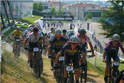 Sakarya'da nefes kesen şampiyona; Genç pedallar zirve için yarıştı
