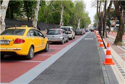 Çark Caddesi rengârenk yüzüyle ilk misafirlerini karşıladı