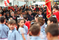 Alemdar miniklerin 23 Nisan coşkusuna ortak oldu: “Tüm çocuklarımızın bayramı kutlu olsun”