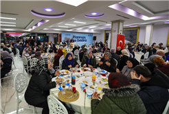 “Başımızın tacı büyüklerimizi asla yalnız bırakmayacağız”