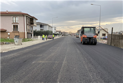 Büyükşehir’den Süleyman Binek Caddesine 2 günde 4 bin ton asfalt