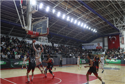 Büyükşehir Basketbol’dan taraftarı önünde net galibiyet: 86-66