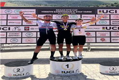 Büyükşehir sporcularından madalya yağmuru