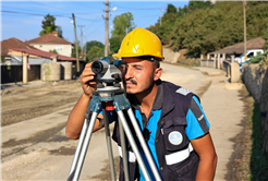 Akyazı’da devam eden 9 bin metrelik altyapı projesinde 6 ekip aynı anda çalışıyor