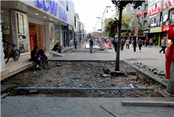 Büyükşehir’den Çark Caddesi’nde hummalı çalışma