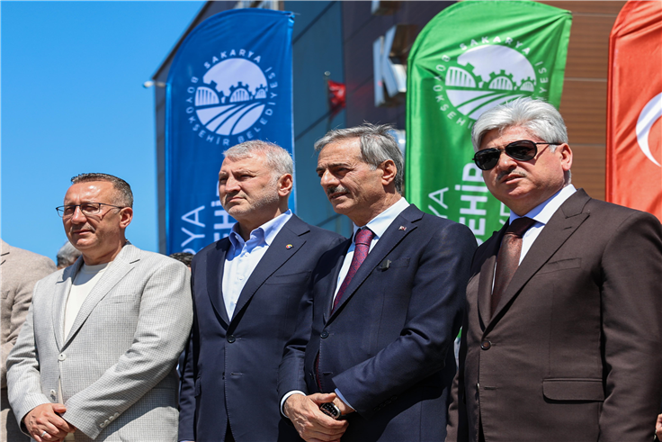 Kahverengi kokarca kabusuna karşı mucize buluş Sakarya’da Çiftçiler Günü’nde üreticiyle buluştu